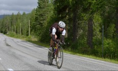 米兰体育官网-梁靖崑统治全场，奥地利队完胜波兰队展现乒乓球艺术