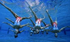 ac米兰官网-绿茵场外的决胜时刻，范戴克NBA总决赛之夜观战记