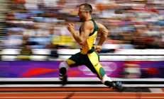 中国米兰体育-布克关键一击，公牛如何制霸老鹰，锁定季后赛关键席位