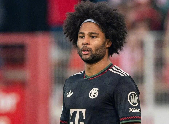 拜仁鏖战西班牙，格纳布里惊艳世界的简单介绍