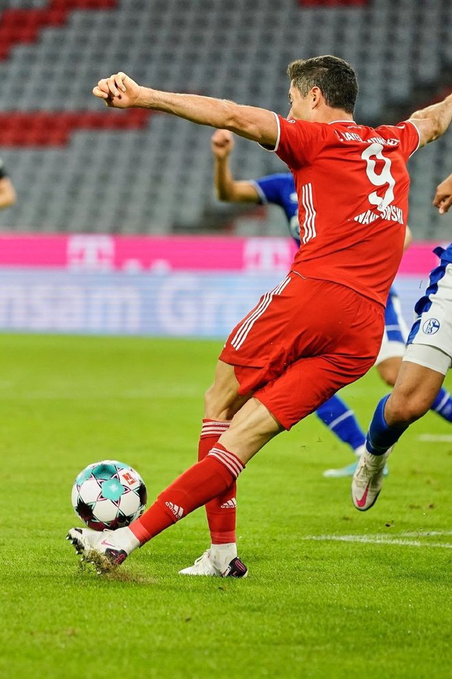 包含AC米兰翻盘莱比锡红牛，格纳布里刷新纪录的词条