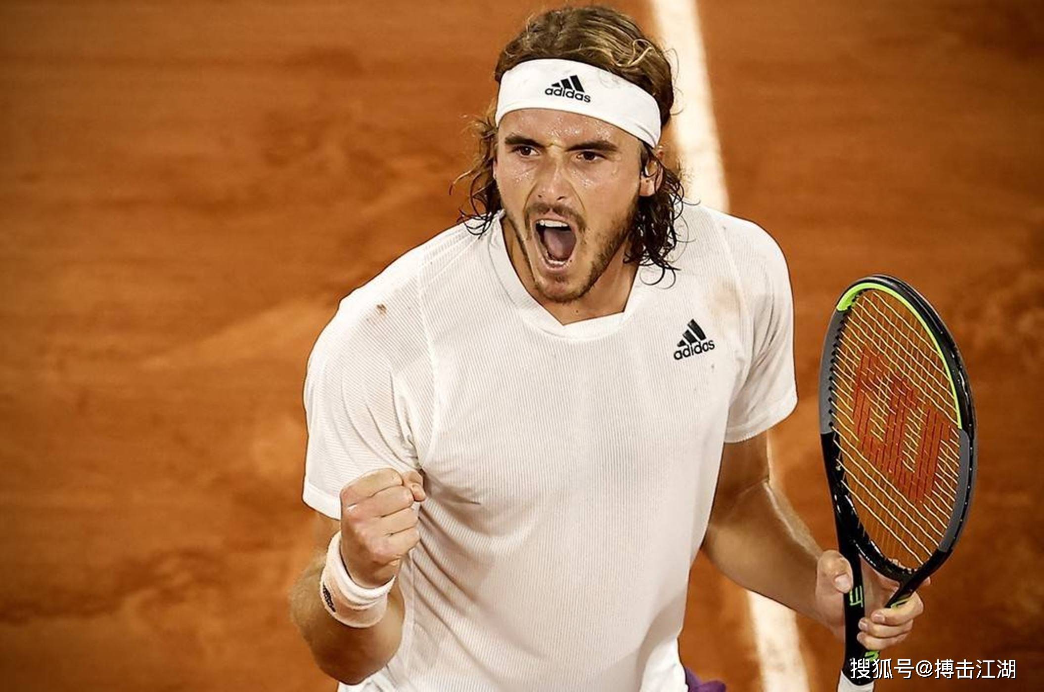 关于美国网球队完胜意大利网球队，西西帕斯完成帽子戏法的信息