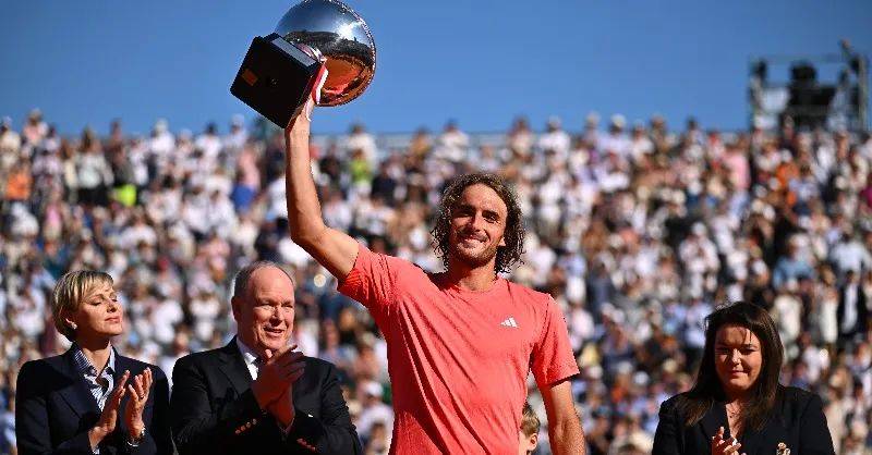 关于美国网球队完胜意大利网球队，西西帕斯完成帽子戏法的信息