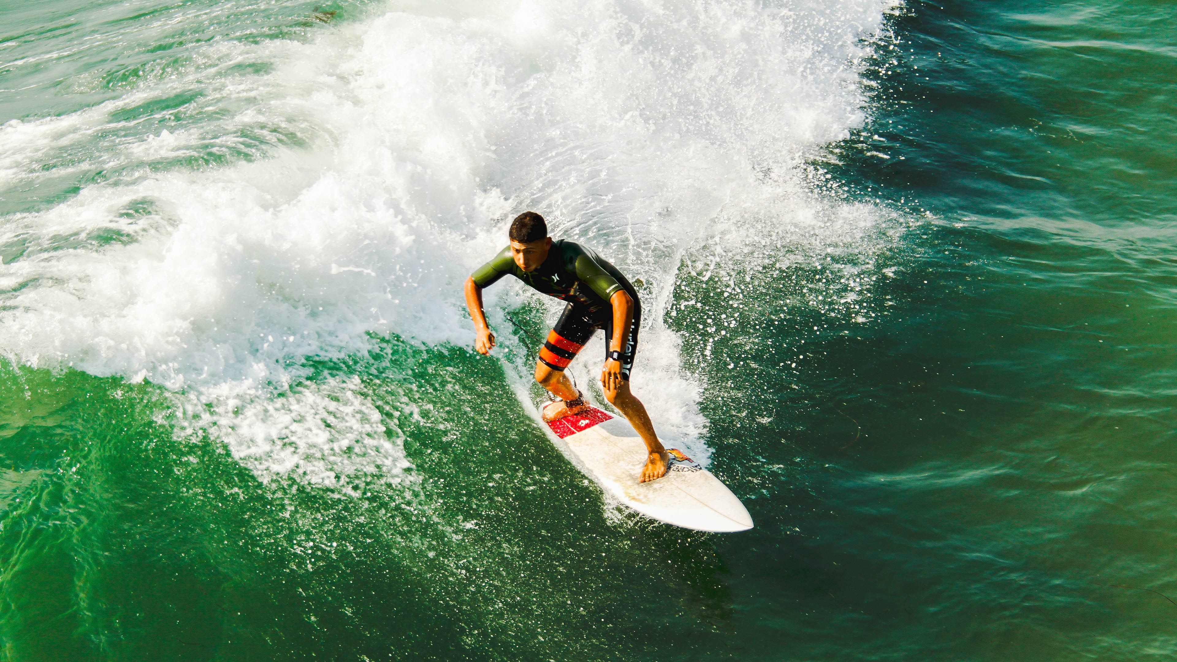 F1新赛季揭幕战之夜，塔图姆数据全面爆炸，速度与激情的双重交响