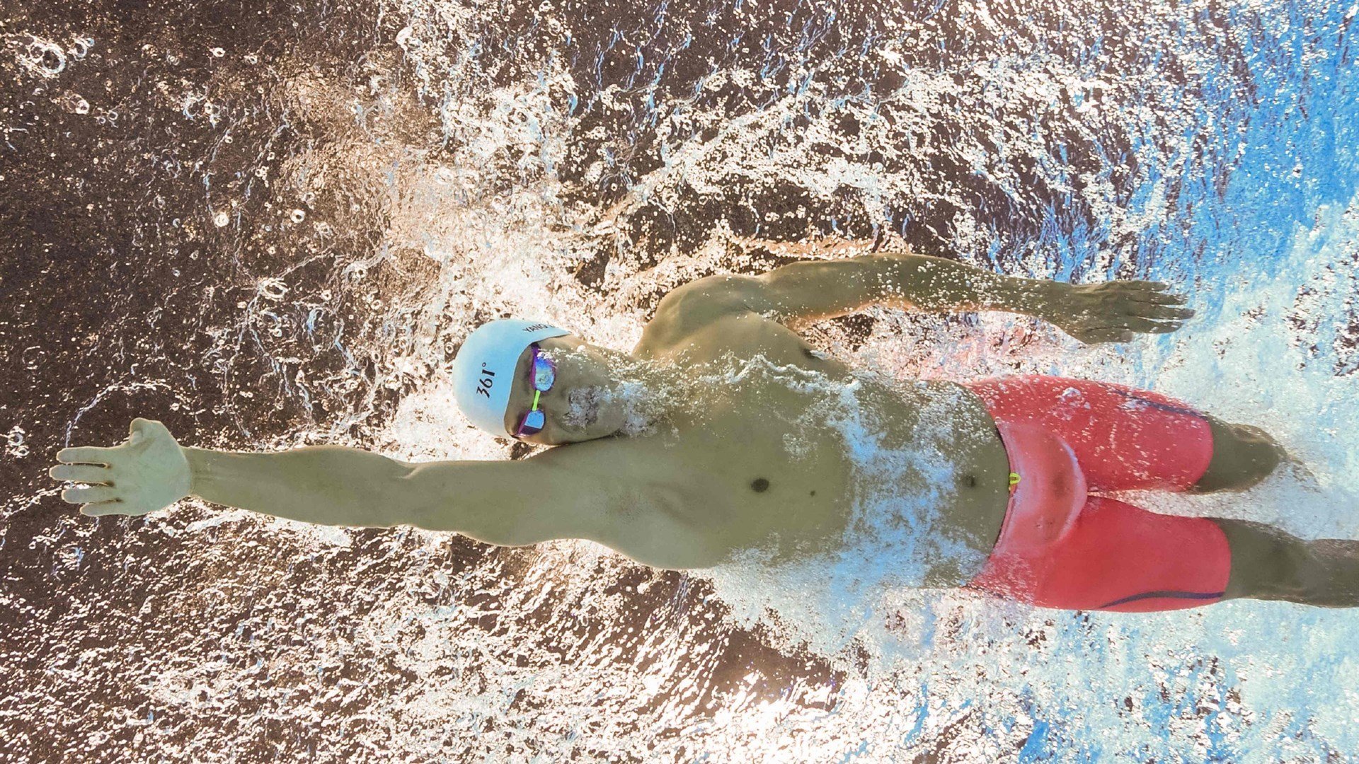 佩雷兹状态火热，梅赛德斯上演惊天逆转，索伯车队痛失好局