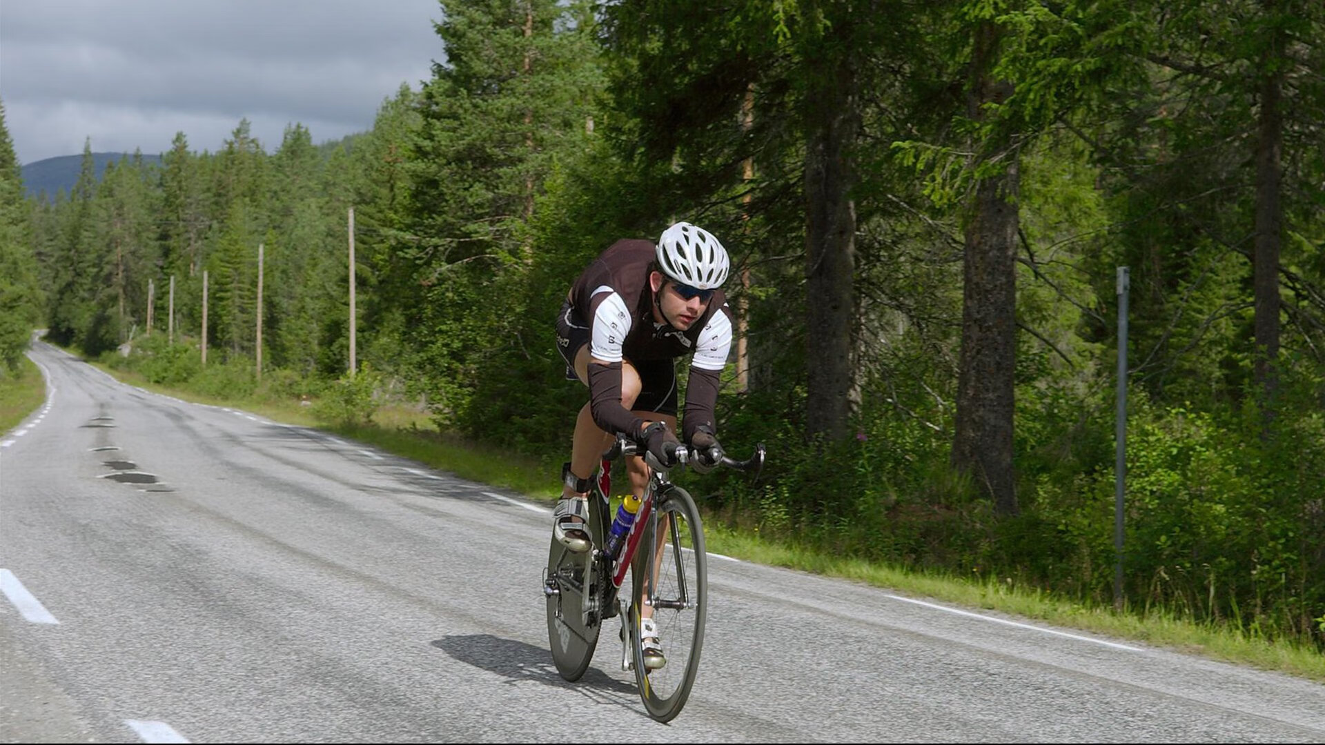 红牛铁蹄下的秩序与惊雷，当碾压成为常态，惊艳如何重定义F1？